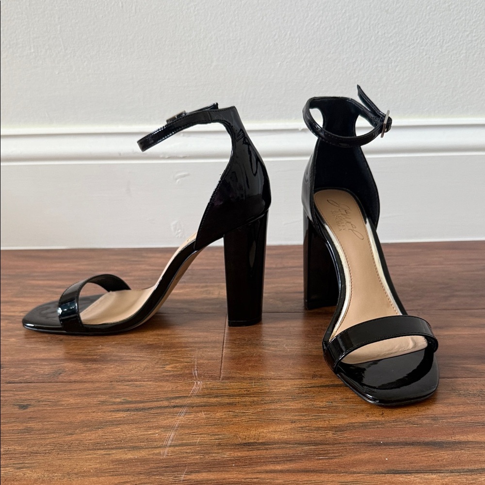 Jewel Badgley Mischka Elegant Black Patent Leather Block Heeled. Size 6.5